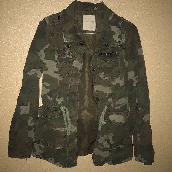 Other - Camo jacket